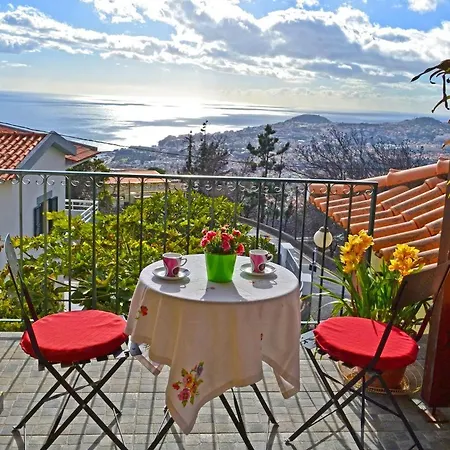 House With One Bedroom In With Wonderful Sea View Enclosed Garden And Wifi *